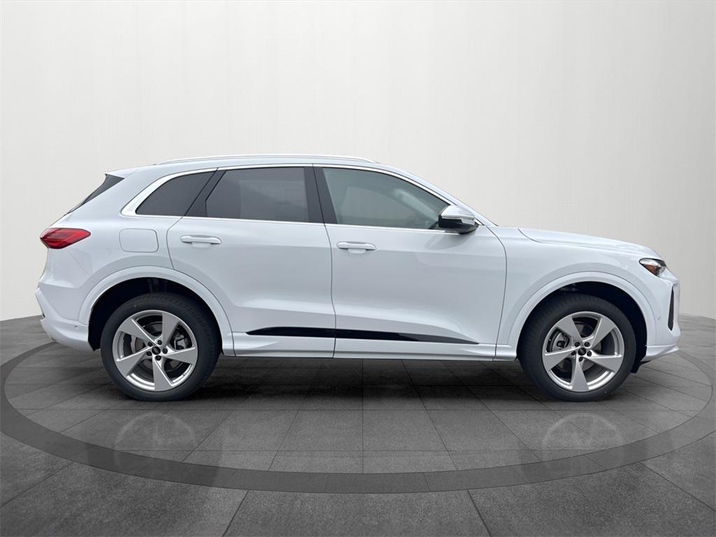 new 2025 Audi Q5 car, priced at $57,995