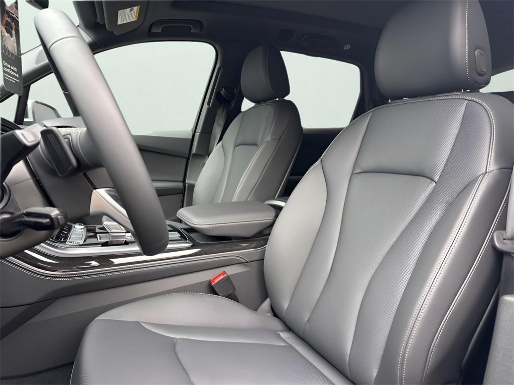 new 2026 Audi Q7 car, priced at $76,910