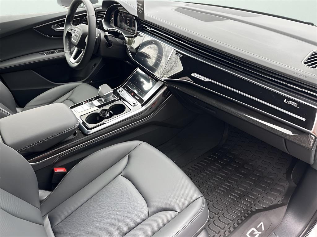 new 2026 Audi Q7 car, priced at $76,910