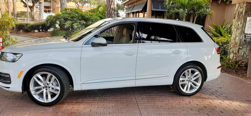 used 2018 Audi Q7 car, priced at $21,450