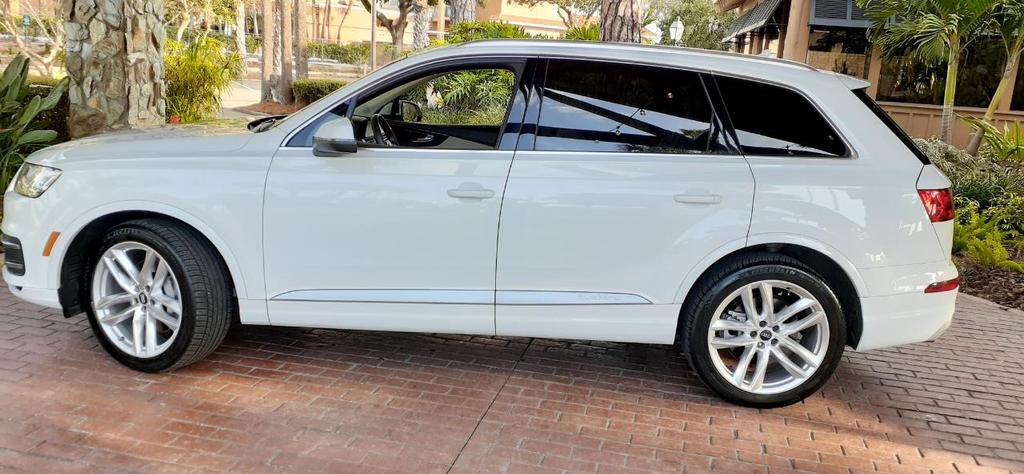 used 2018 Audi Q7 car, priced at $21,450