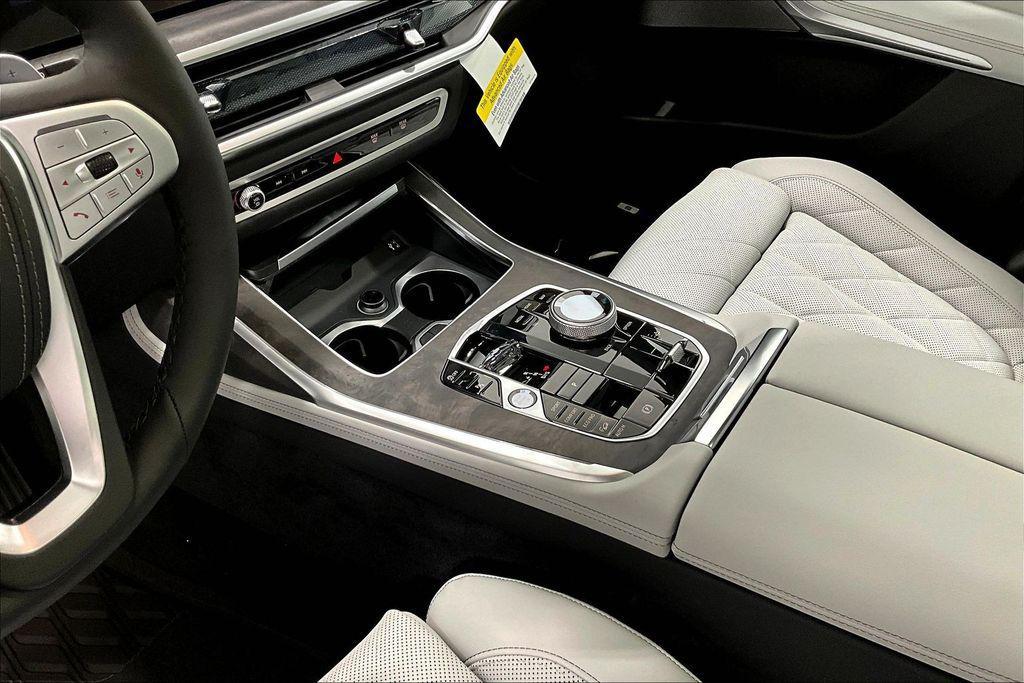 new 2026 BMW X7 car, priced at $99,885