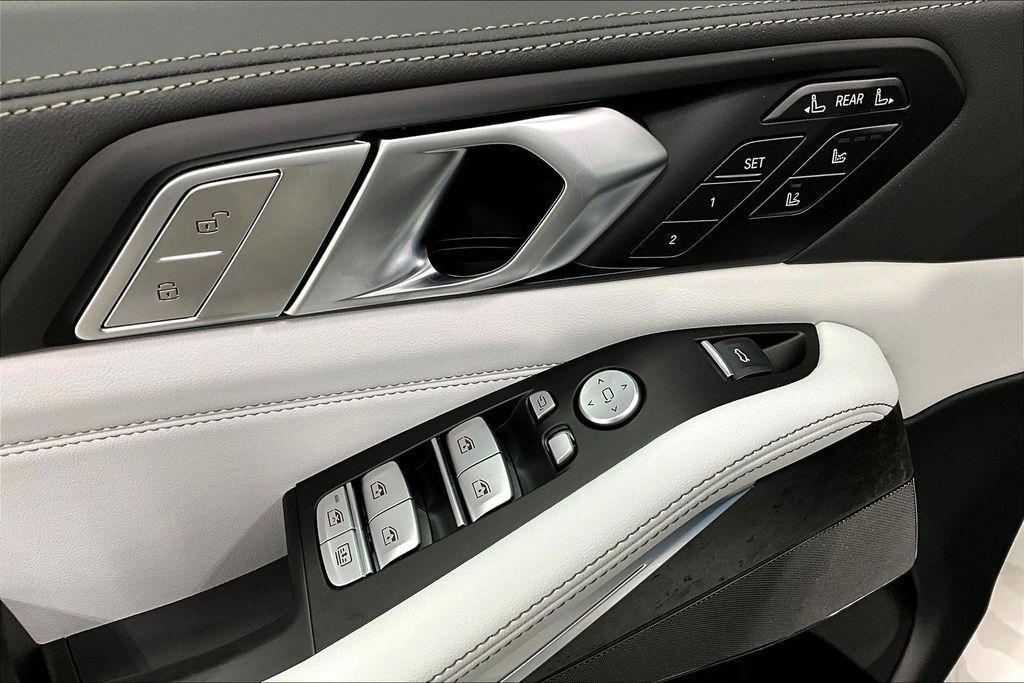 new 2026 BMW X7 car, priced at $99,885