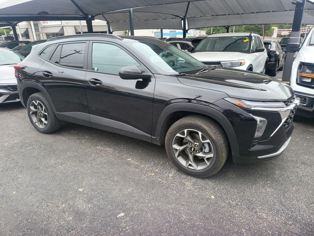 used 2025 Chevrolet Trax car, priced at $20,999