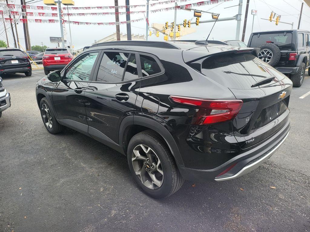 used 2025 Chevrolet Trax car, priced at $20,999