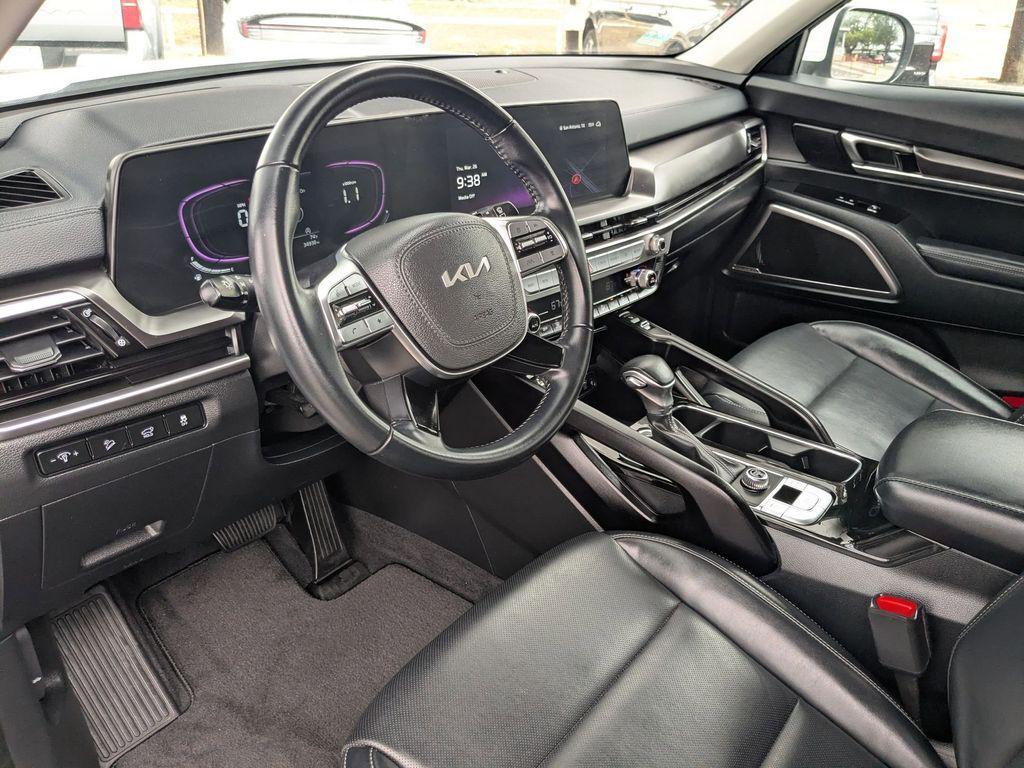 used 2025 Kia Telluride car, priced at $31,999