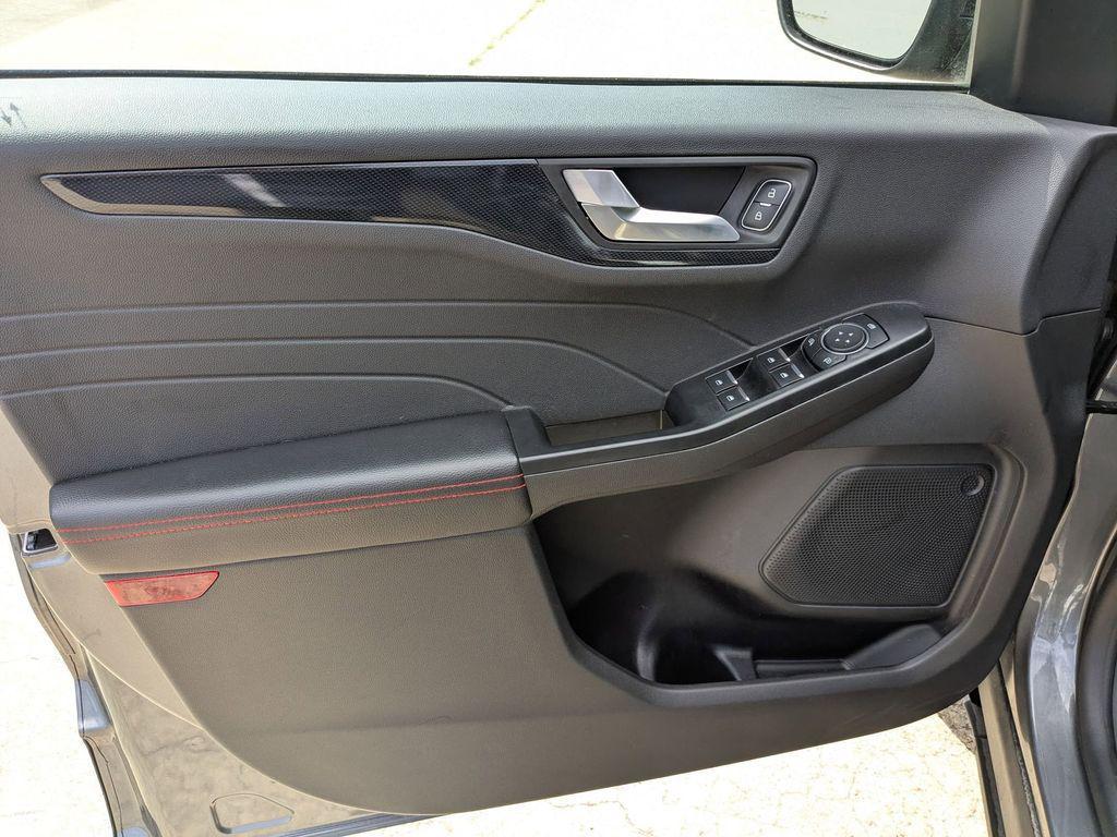 used 2025 Ford Escape car, priced at $20,999