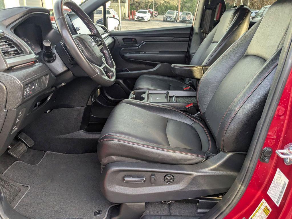 used 2025 Honda Odyssey car, priced at $35,449