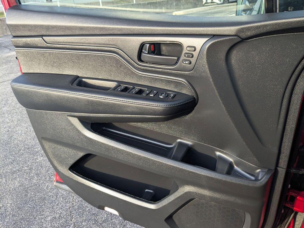 used 2025 Honda Odyssey car, priced at $35,449