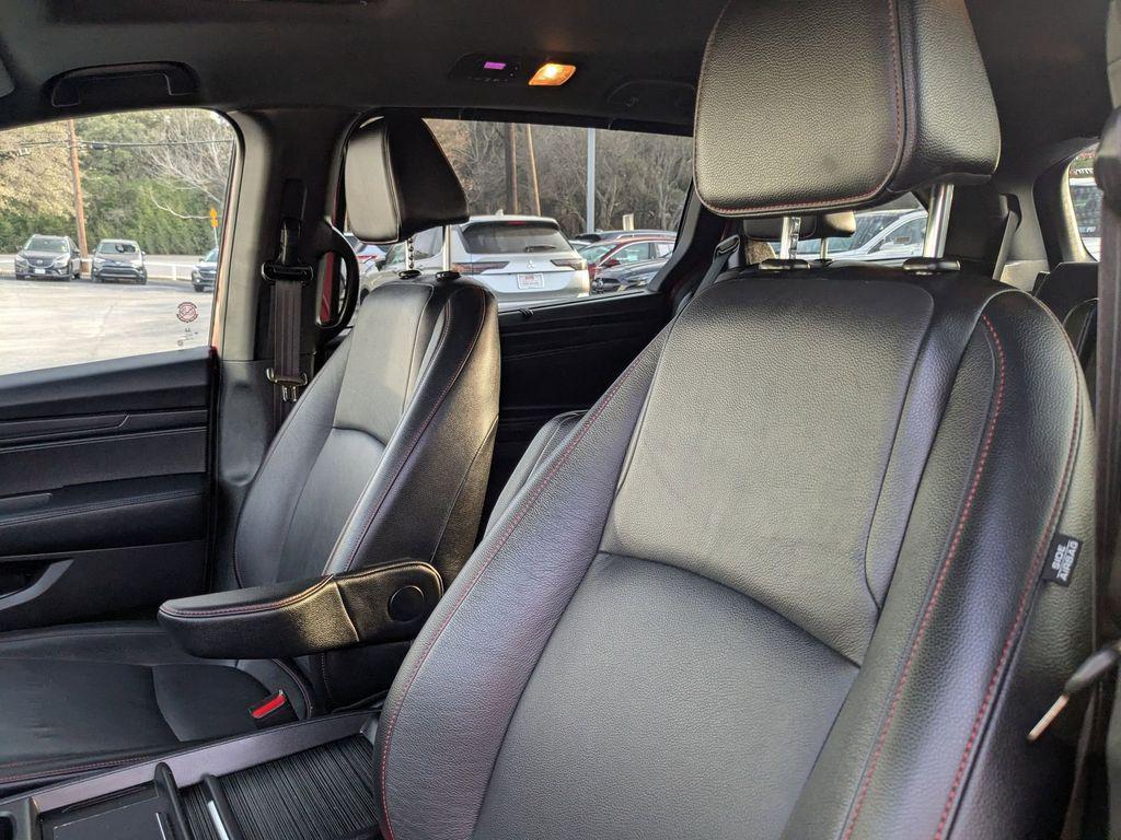 used 2025 Honda Odyssey car, priced at $35,449