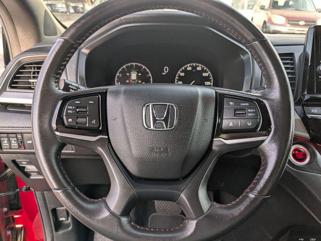 used 2025 Honda Odyssey car, priced at $35,449