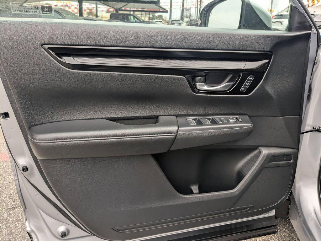 used 2025 Honda CR-V car, priced at $32,499