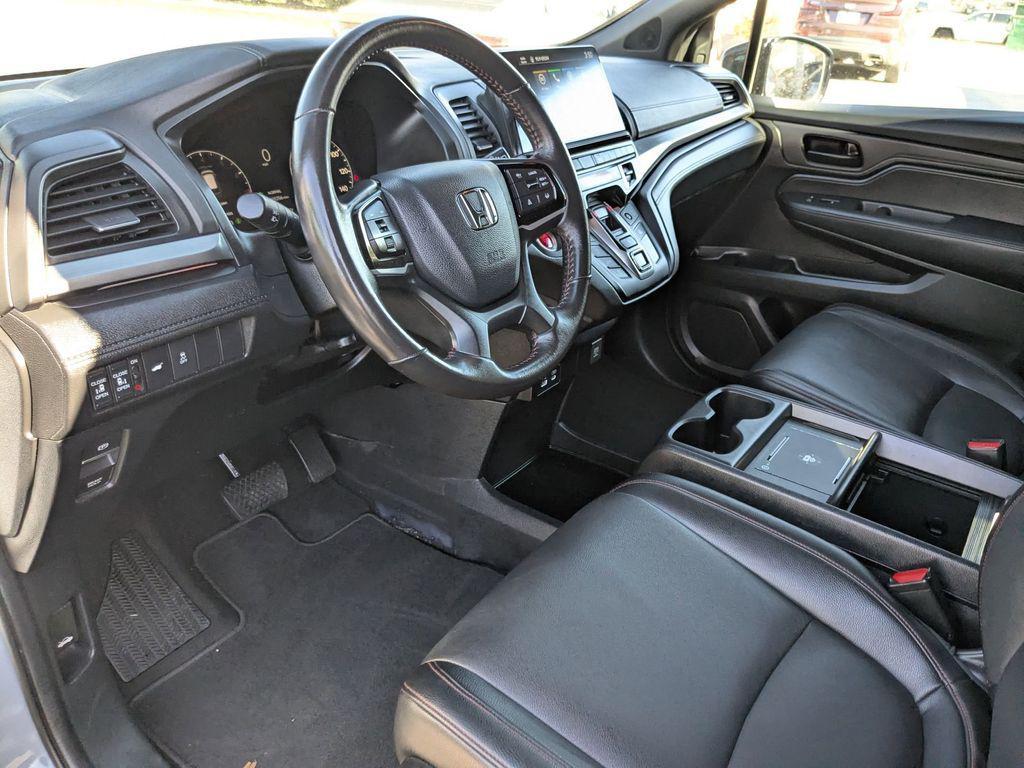 used 2025 Honda Odyssey car, priced at $35,749
