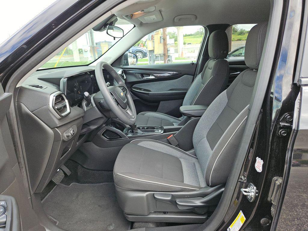 used 2025 Chevrolet TrailBlazer car, priced at $21,589