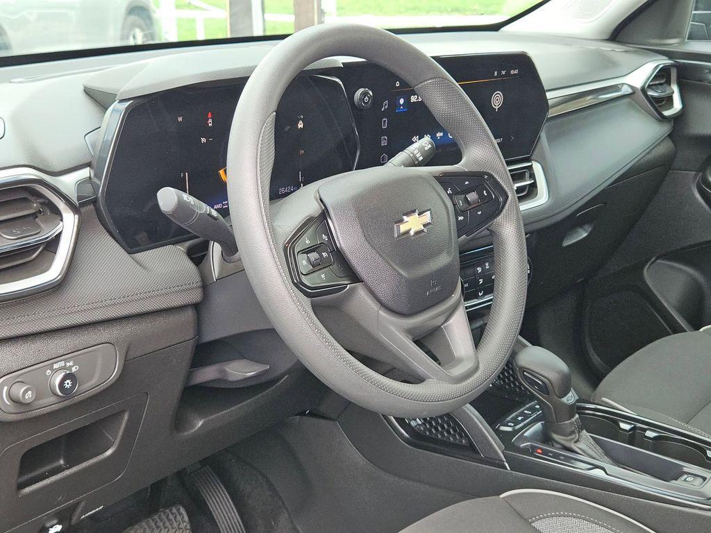 used 2025 Chevrolet TrailBlazer car, priced at $21,589