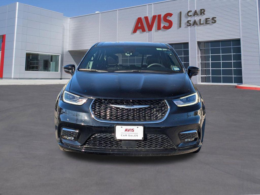 used 2025 Chrysler Pacifica car, priced at $28,899