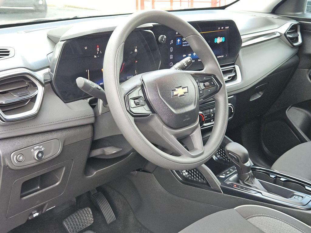 used 2025 Chevrolet TrailBlazer car, priced at $21,099