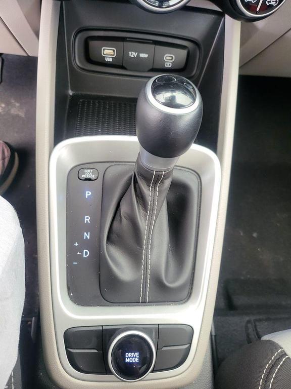 used 2025 Hyundai Venue car, priced at $18,724