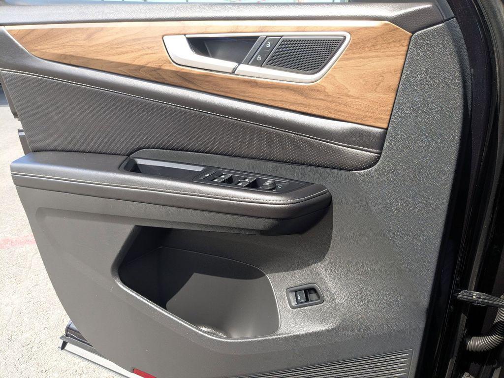 used 2025 Volkswagen Atlas car, priced at $28,139