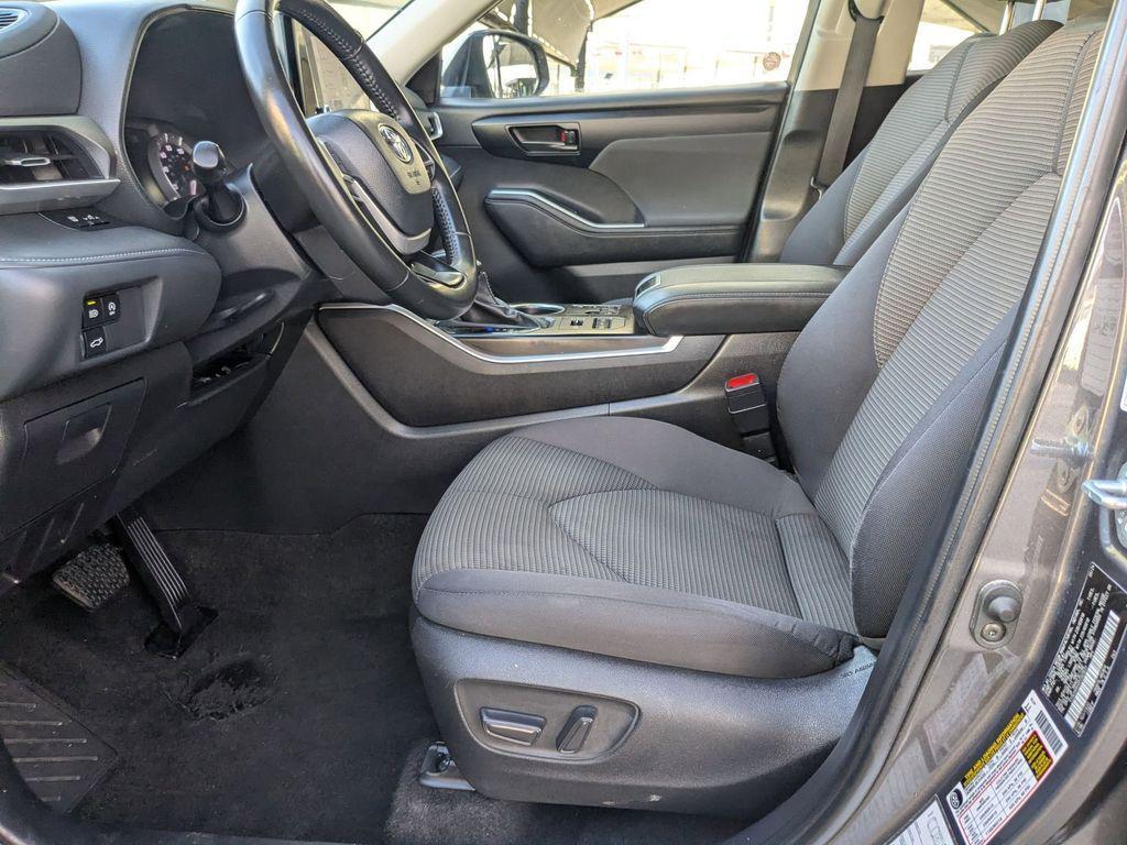 used 2024 Toyota Highlander car, priced at $31,399