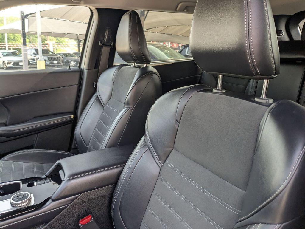 used 2025 Mitsubishi Outlander car, priced at $24,699