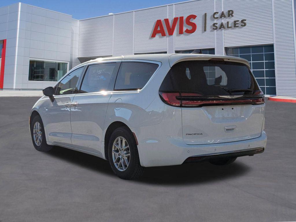used 2025 Chrysler Pacifica car, priced at $28,899