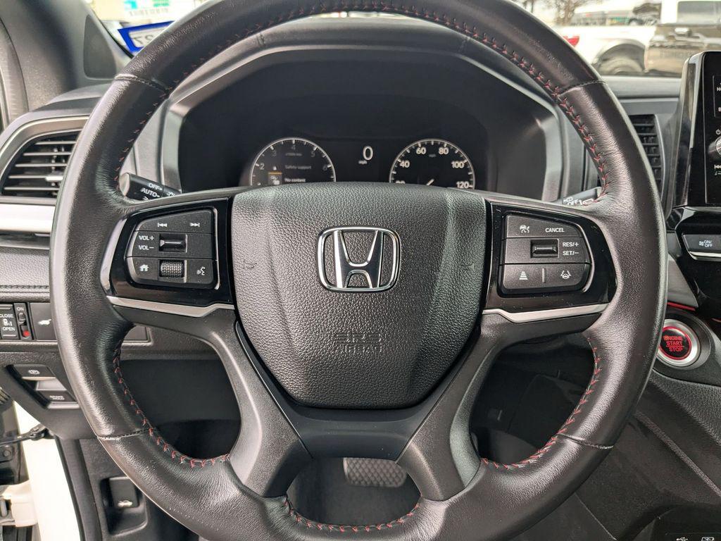 used 2025 Honda Odyssey car, priced at $35,449