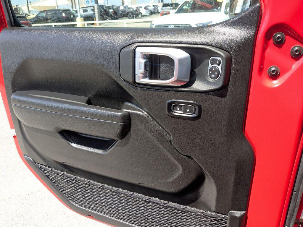 used 2025 Jeep Wrangler car, priced at $39,299