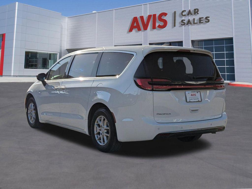 used 2025 Chrysler Pacifica car, priced at $27,899