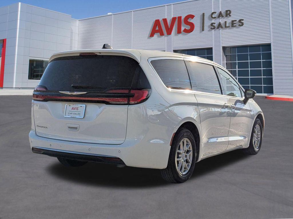 used 2025 Chrysler Pacifica car, priced at $27,899