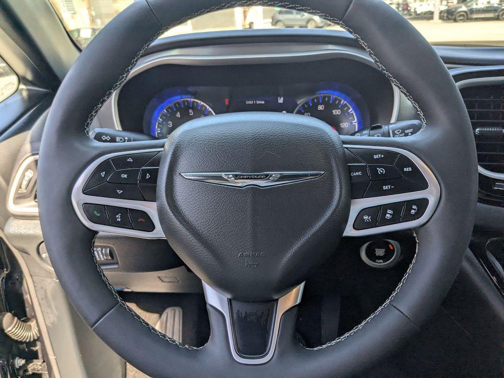 used 2025 Chrysler Pacifica car, priced at $27,499