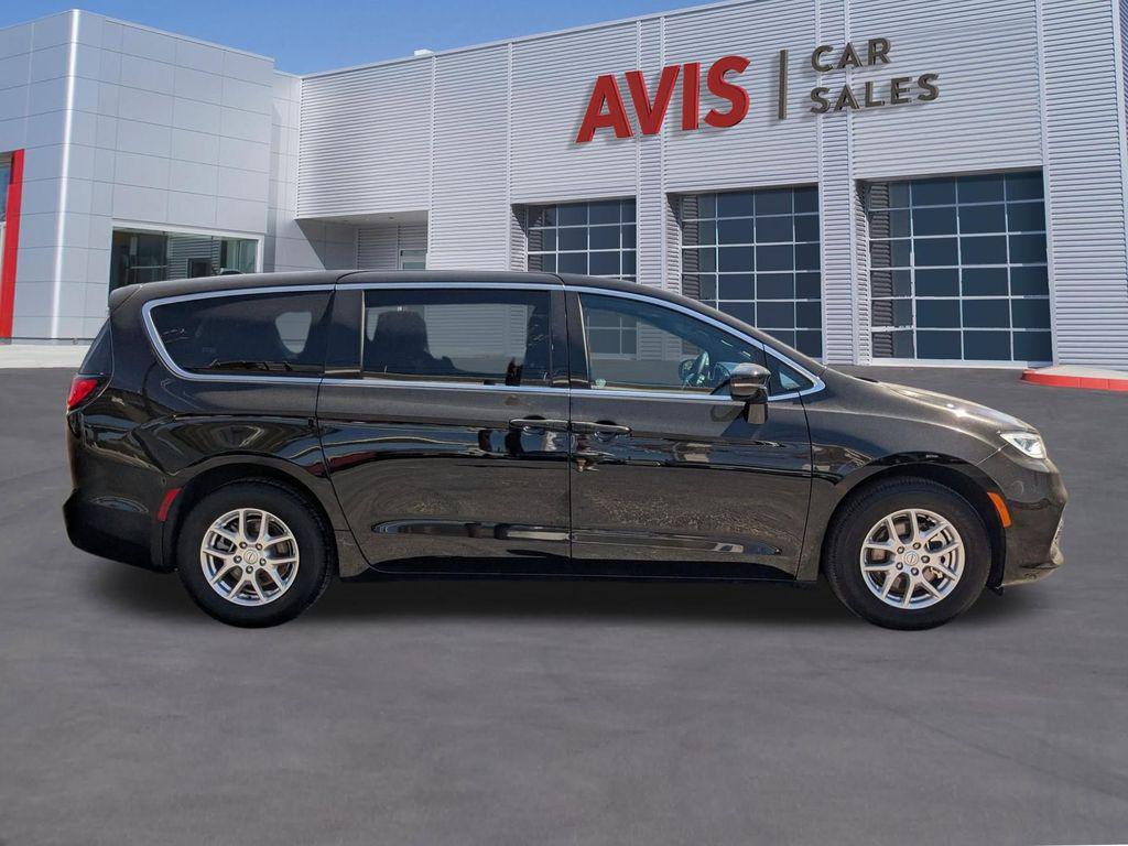 used 2025 Chrysler Pacifica car, priced at $27,499