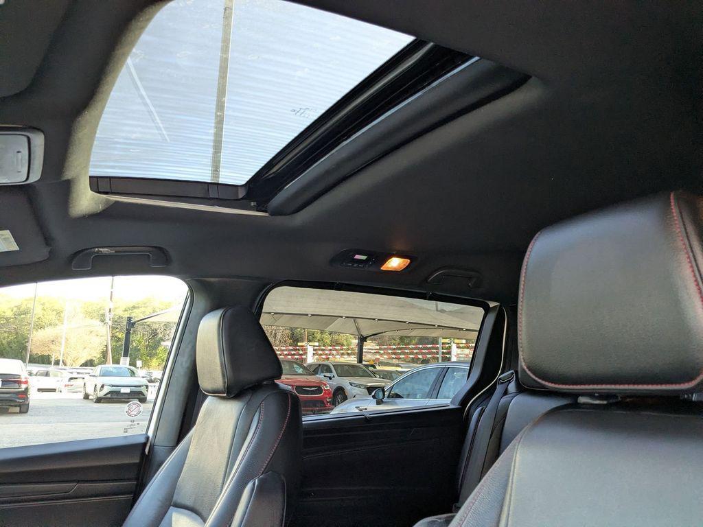 used 2025 Honda Odyssey car, priced at $35,899