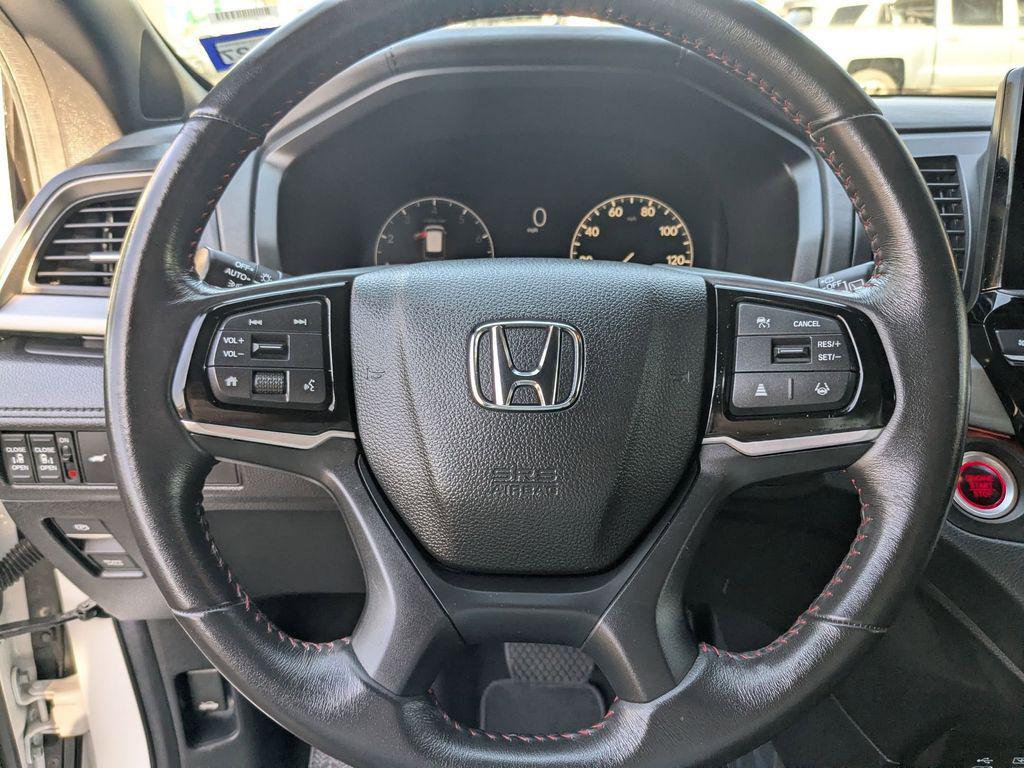 used 2025 Honda Odyssey car, priced at $35,899