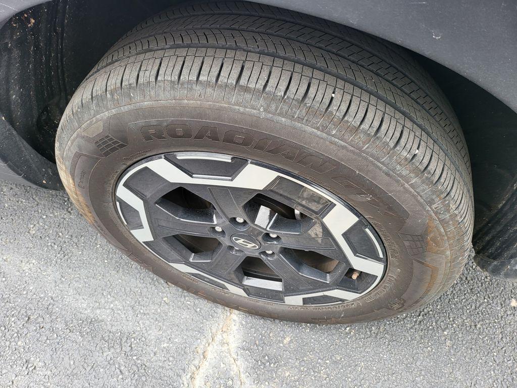 used 2025 Hyundai Santa Fe car, priced at $29,999