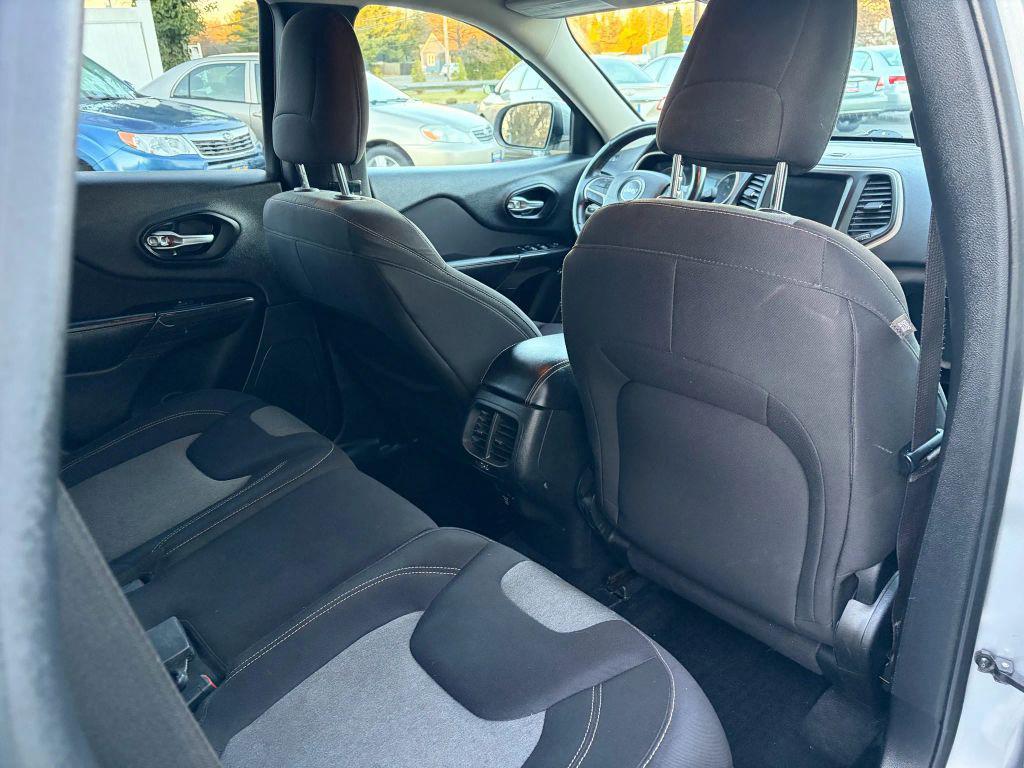 used 2014 Jeep Cherokee car, priced at $7,290