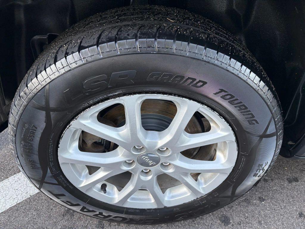 used 2014 Jeep Cherokee car, priced at $7,290