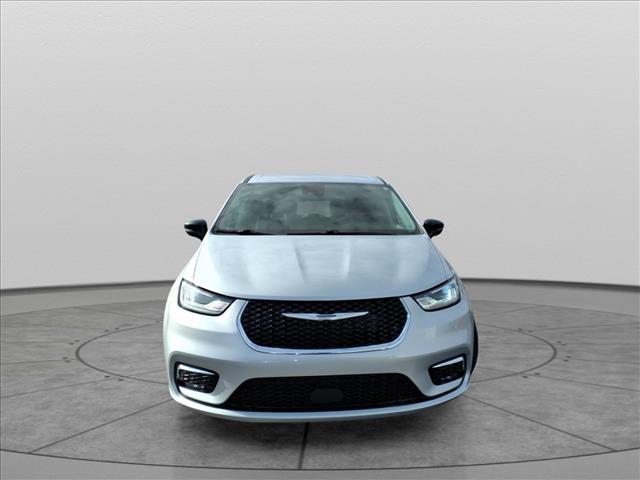 used 2024 Chrysler Pacifica car, priced at $24,995