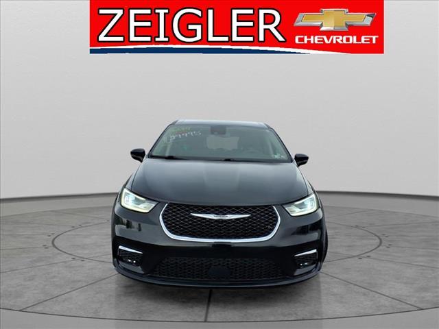 used 2024 Chrysler Pacifica car, priced at $29,495