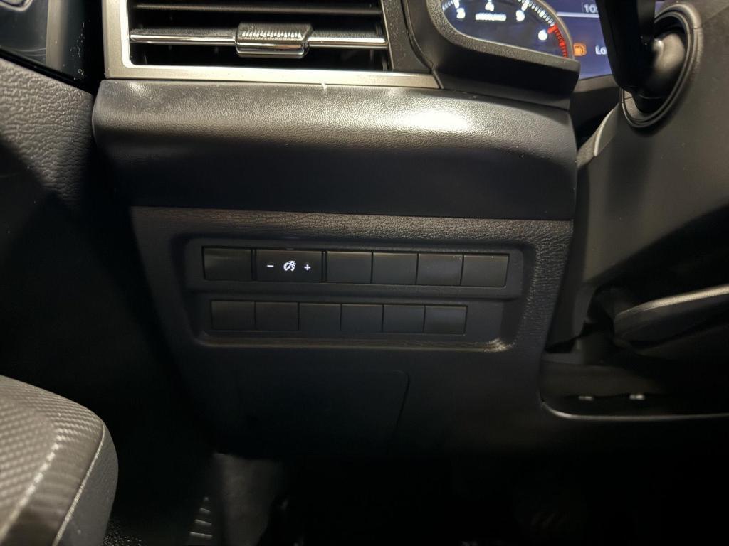 used 2024 Mitsubishi Outlander car, priced at $24,698