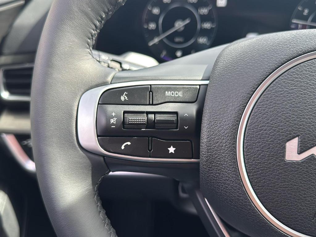 new 2025 Kia Sportage car, priced at $38,033