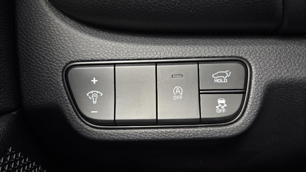 new 2025 Kia Seltos car, priced at $28,476