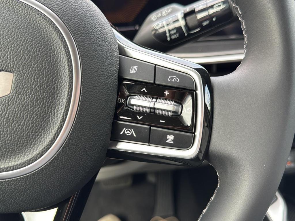 new 2025 Kia Sorento car, priced at $38,038