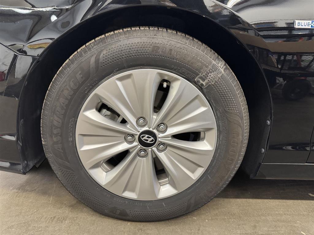 used 2018 Hyundai Sonata Hybrid car, priced at $13,897
