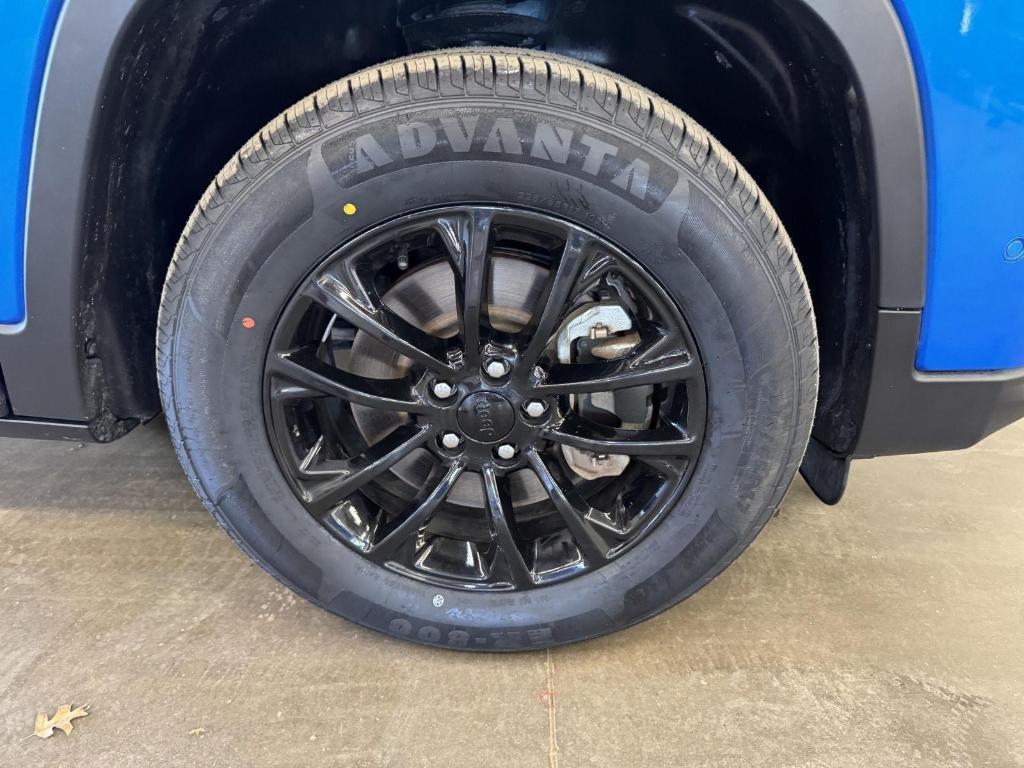 used 2023 Jeep Cherokee car, priced at $24,987
