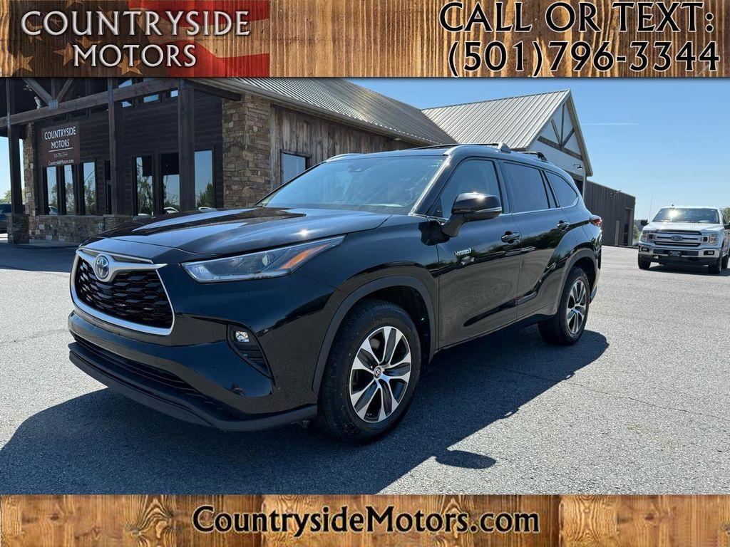 used 2021 Toyota Highlander Hybrid car, priced at $26,500