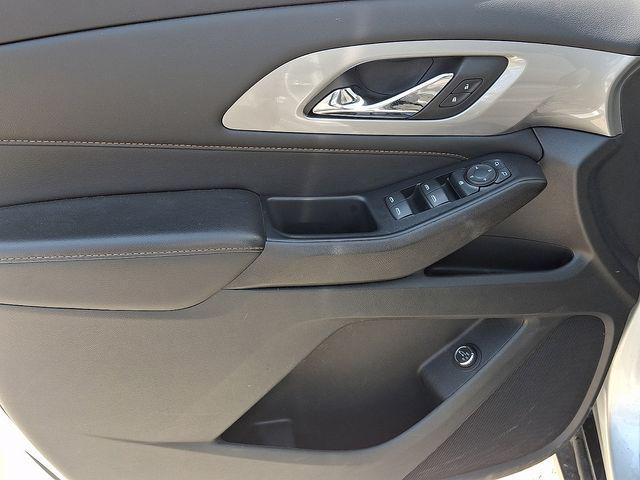 used 2021 Chevrolet Traverse car, priced at $17,500