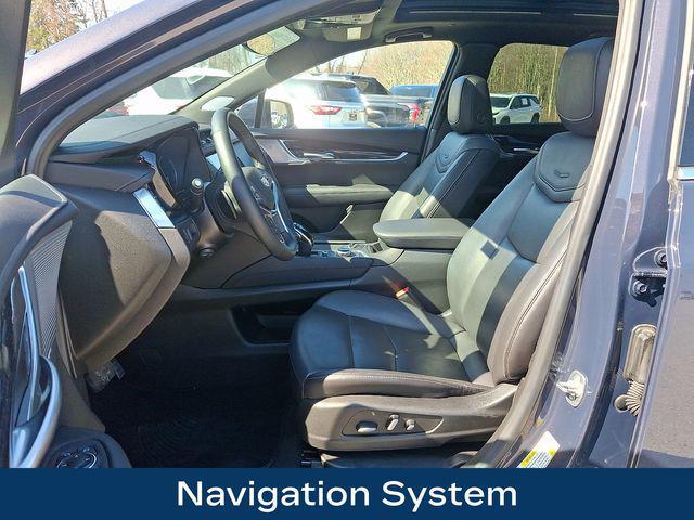 used 2025 Cadillac XT5 car, priced at $39,000