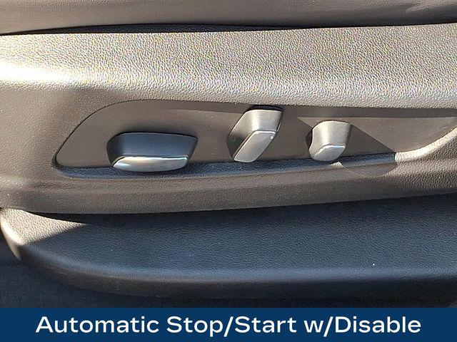 used 2025 Cadillac XT5 car, priced at $39,000