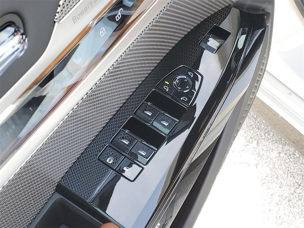 new 2026 BMW 740 car, priced at $118,625